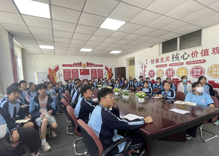 青春心向党 建功新时代——洛阳东方理工实验学校“喜迎二十大、永远跟党走、奋进新征程”主题团日活动