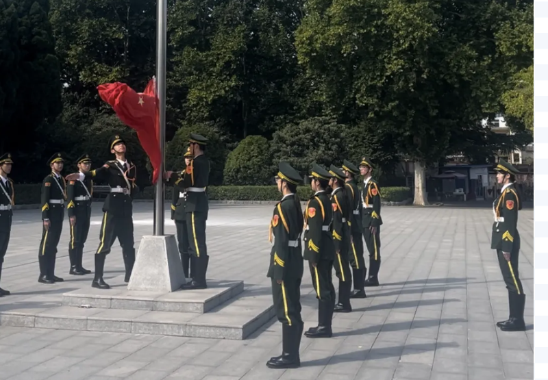 文明润心灵，品行促成长|洛阳东方理工实验学校升旗仪式